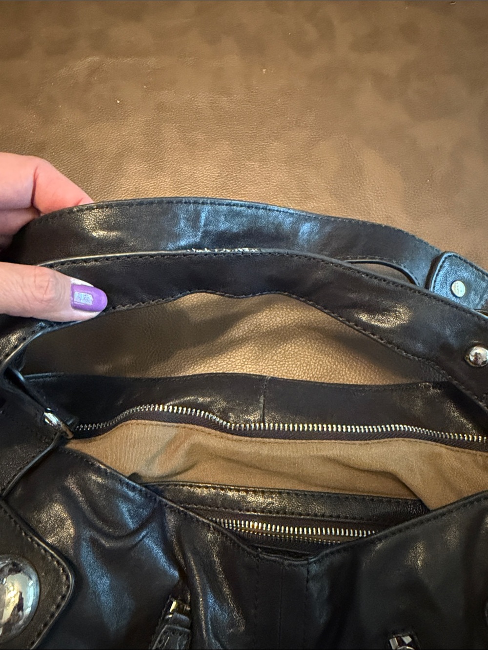 Stylish Black Shoulder Bag with Silver Accents - Picture 3 of 7